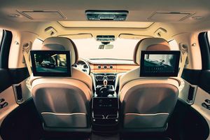 Bentley представила новую мультимедийную систему для пассажиров