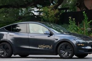 Беспилотные такси Tesla Model Y сбоят на тестах в США