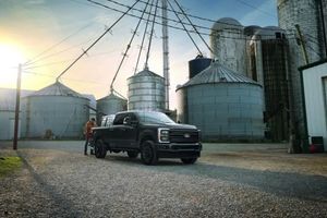 Ford представил утилитарную версию пикапа Super Duty