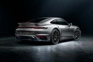 Готовится плановое обновление для Porsche 911 Turbo и Turbo S
