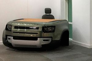 Из нового Land Rover за 70.000$ сделали мебель