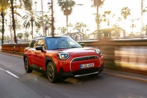 Який вийшов новий електричний Mini Aceman Favoured?