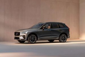 Як вийшов оновлений кросовер Volvo CX60?