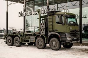 Компанія Mercedes-Benz виконала замовлення для військ НАТО