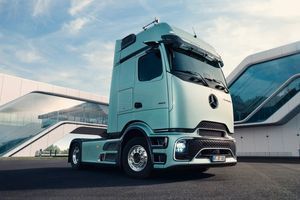 Mercedes-Benz Actros L отримав футуристичну кабіну