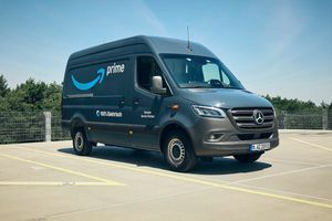 Mercedes збере 5000 електричних фургонів для Amazon