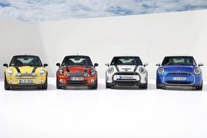 MINI отмечает 25-летие первого поколения своих хэтчбеков