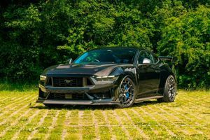 Мощный Ford Mustang сделали еще более злым и вызывающим