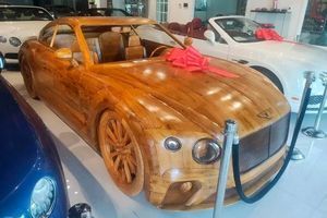 На аукционе хотят продать деревянный Bentley за $100,000