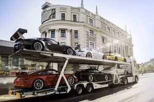 На аукціоні спробують продати одразу шість Porsche