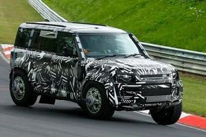 На дорожных тестах замечен обновленный Land Rover Defender