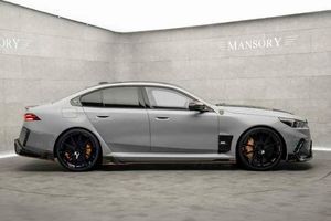 Нова модифікація BMW M5 від ательє Mansory