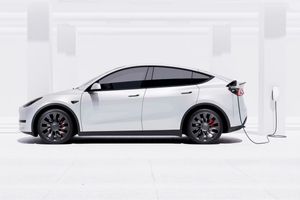 Нова Tesla Model Y із запасом ходу до 688 км.