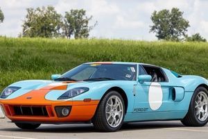 Новый Ford GT 2006 года в заводской упаковке продали за 2,1 миллиона
