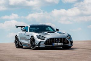 Официально представлен новый суперкар от Mercedes-AMG