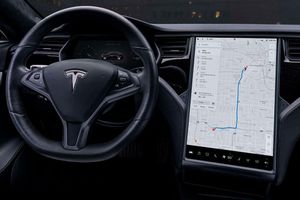Основная задача автопилота Tesla выполнена!