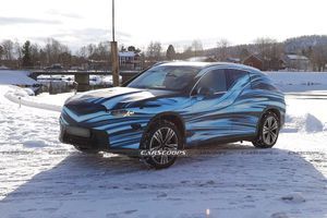 Перші польові тести нового електрокросоверу Mercedes