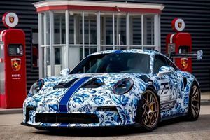 Чому один із Porsche 911 розфарбували нестандартним візерунком?