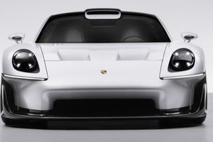 Porsche показала суперкар выше 911: в салоне вместо мультимедиа &mdash; смартфон