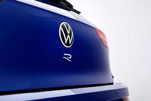З'явилося перше офіційне фото нового Volkswagen Golf