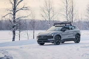 Пройшла презентація кросовера Volvo EX30 Cross Country