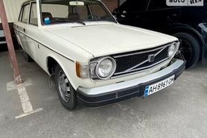 Рідкісну Volvo продають в Україні в ідеальному стані