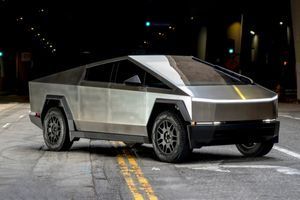 З електропікапом Tesla Cybertruck великі збої вп'яте за рік