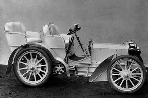 Сьогодні виповнюється 120 років з самого першого автомобіля Mercedes
