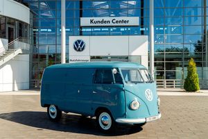 Сегодня Volkswagen T1 Bulli исполняется 70 лет