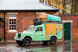 Сейчас продается редкая мобильная кухня на базе Land Rover Defender