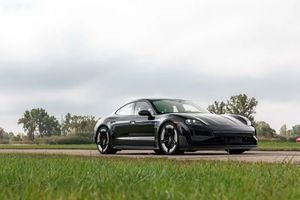 Встановлено новий рекорд електричного Porsche Taycan Turbo GT