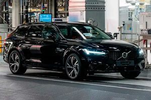 У Volvo закінчили виробляти універсал V90