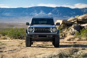 Внедорожник Ford Bronco RTR получил яркое исполнение Hyper Lime