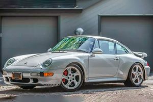 Скільки може коштувати 28-річний Porsche 911 Turbo