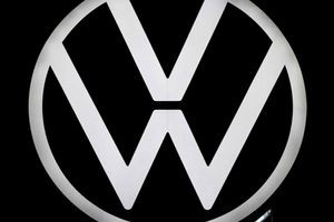 Volkswagen оновили фірмовий логотип