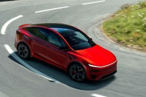 Вышла самая мощная версия Tesla Model Y