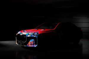 Из BMW i7 сделали интересный арт-объект
