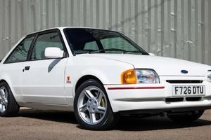 Заряджений хетчбек Ford Escort 1986 року повернули у виробництво