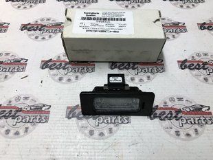 7PP943021, 7PP 943 021 Плафон освещения заднего номерного знака Porsche Panamera 970