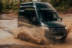 З Mercedes Sprinter зробили будинок на колесах