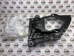 95863152101, 958 631 521 01 Кронштейн (крепление) левой фары Porsche Cayenne 958