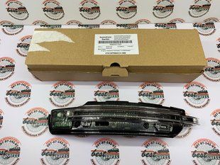 95B949102F, 95B 949 102 F Повторювач повороту на правому дзеркалі Porsche Macan 95B