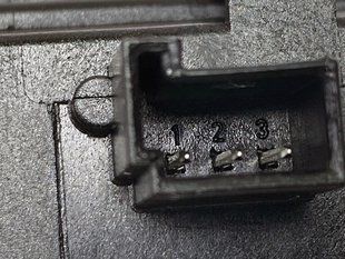 A2118219551, A 211 821 95 51 Кнопка открытия задней ляды (крышки багажника) Mercedes ML W164 / GL X164 / C W204 / GLK X204 / E W211/W212 / R W251