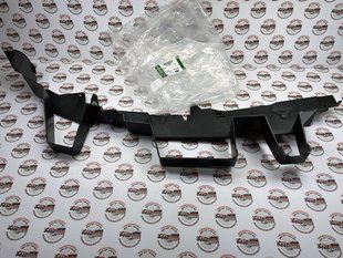 LR013866 Кронштейн переднього бампера лівий Range Rover Sport L320