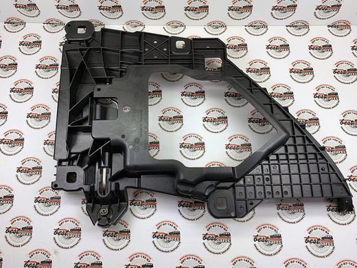 95863152201, 958 631 522 01 Кронштейн (крепление) правой фары Porsche Cayenne 958