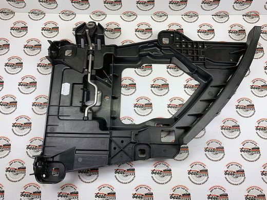 95863152201, 958 631 522 01 Кронштейн (крепление) правой фары Porsche Cayenne 958