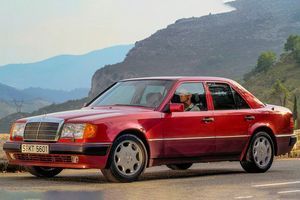 40 років знаменитому Mercedes W124 &ndash; чим запам'яталася модель?