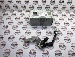 A2239051002, A 223 905 10 02 Датчик уровня высоты подвески передний правый Mercedes S W223