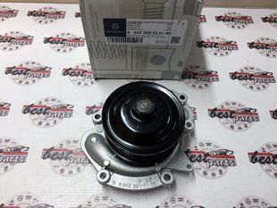 A642200220180, A 642 200 22 01 80 Насос водяной (Помпа) Mercedes M642 / ML/GLE W164/W166/C292 / GL/GLS X164/X166 / C W203/W204 / GLK X204 / E C207/W211/W212 / CLS C219 / S W221/W222 / R W251 / X W470 / G W463 / Viro W639 / Sprinter W906/W907
