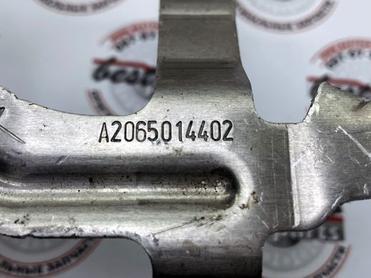 A2065014402, A 206 501 44 02 Кронштейн (держатель) циркуляционного насоса Mercedes C W206